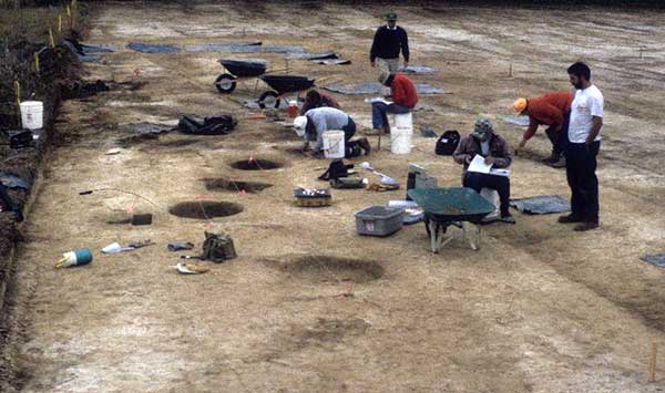 Archaeologists investigate the Hedden site