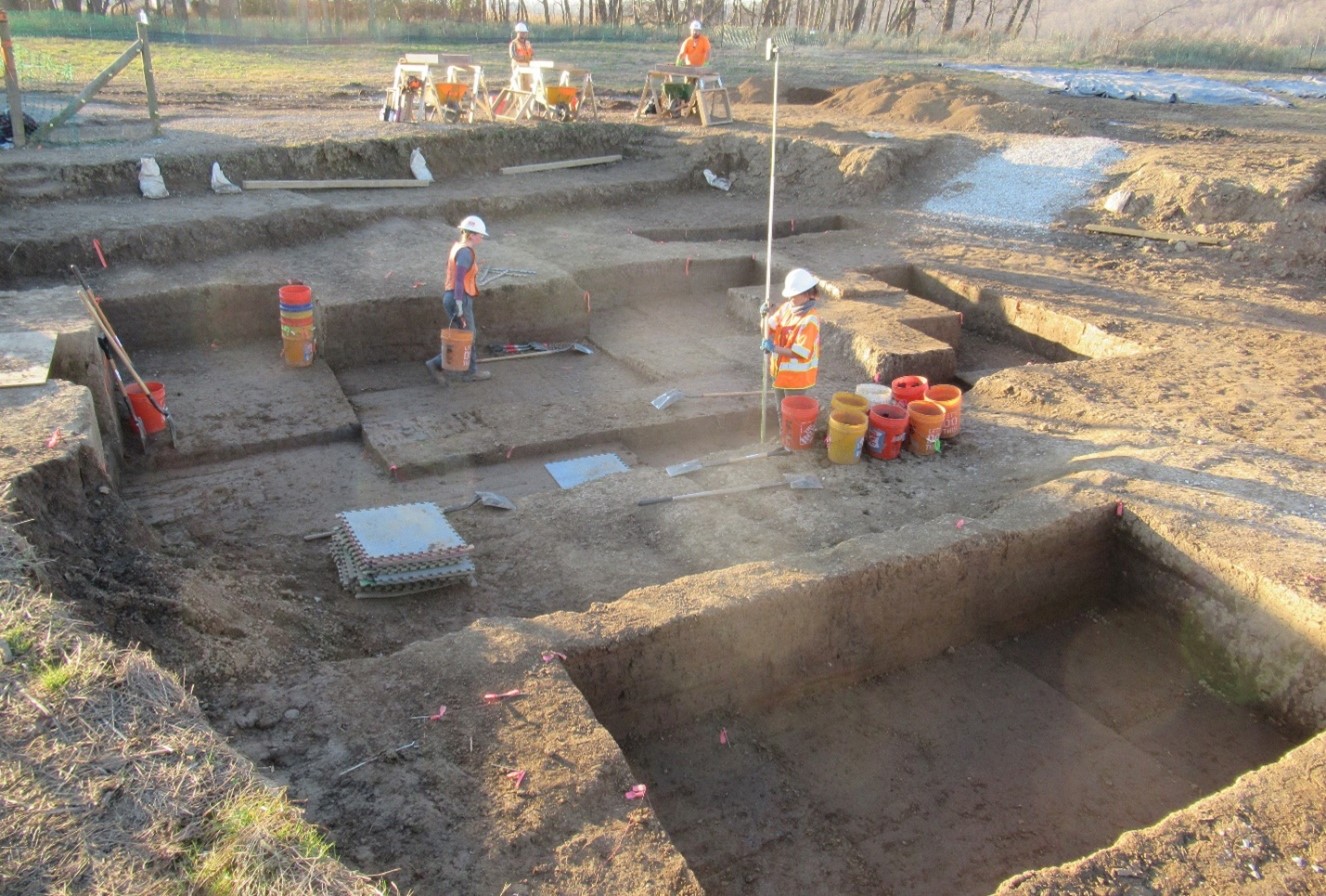 Hand excavations underway in Horizon 3 at the Triple Threat Site