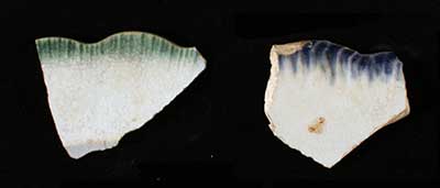 Early nineteenth-century green shell-edge creamware (left) and blue shell-edge pearlware (right).